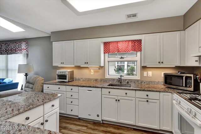 1541 Alpen Ln, Toms River, NJ 08755 - photo 13