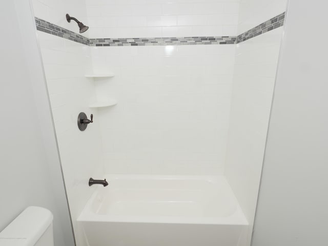 910 Malden Dr, Cliffwood, NJ 07735 - full bathroom with toilet and tub / shower combination