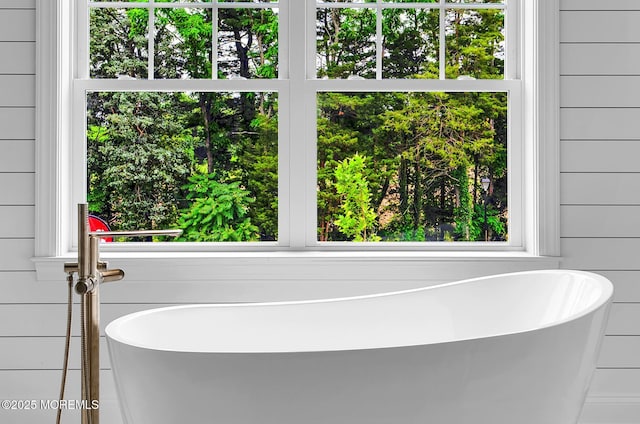 817 Naryshkin Way, Toms River, NJ 08753 - full bath featuring a soaking tub and healthy amount of natural light