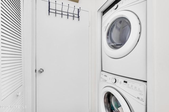 2508 Harmon Cv, Secaucus, NJ 07094 - laundry area featuring stacked washer / drying machine