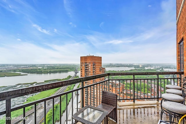 2508 Harmon Cv, Secaucus, NJ 07094 - balcony with a water view