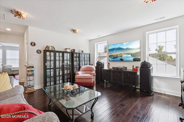 23 Interlachen Ct, Monroe, NJ 08831 - living room with wood finished floors and recessed lighting