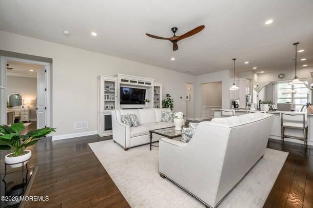 15 Woodspring Rd, Farmingdale, NJ 07727