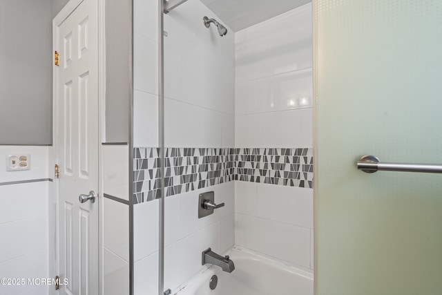 367 Kirby Ave, Long Branch, NJ 07740 - full bath featuring shower / bath combination