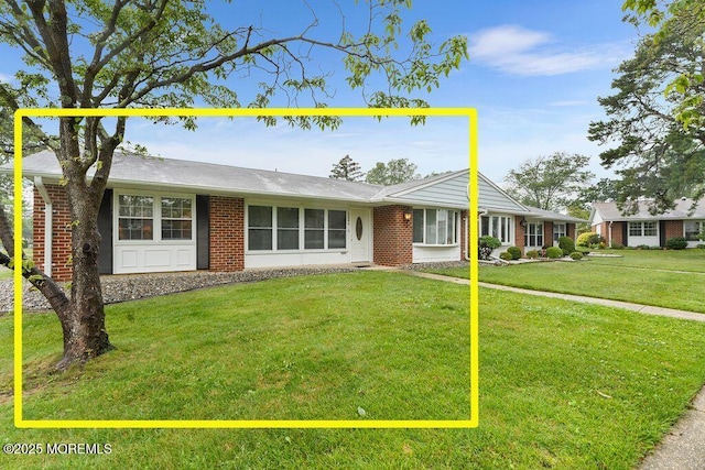 1058A Argyll Cir, Lakewood, NJ 08701 - ranch-style home featuring brick siding and a front yard