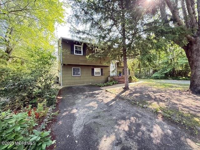 626 N County Line Rd, Jackson, NJ 08527 - view of front of home