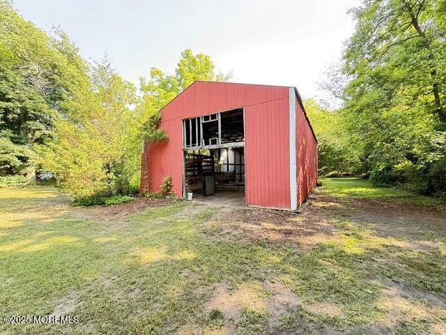 626 N County Line Rd, Jackson, NJ 08527 - view of pole building featuring a yard