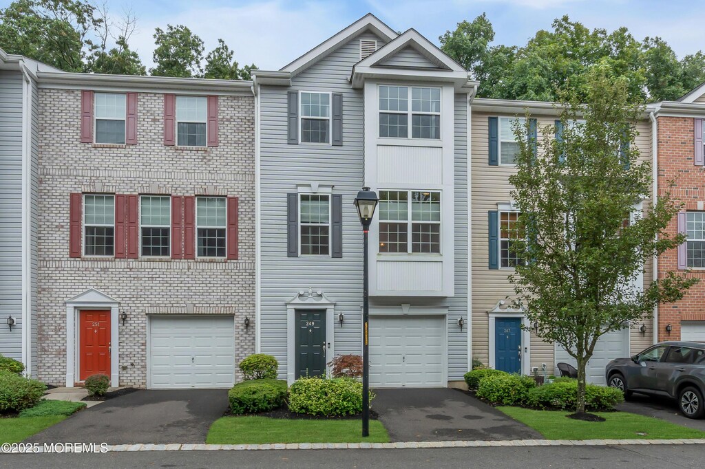 249 Chickadee Ct Unit 1000, Freehold, NJ 07728 - photo 1