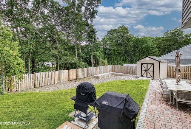 15 Liverpool Ct, Toms River, NJ 08753 - fenced backyard featuring a storage shed and a patio