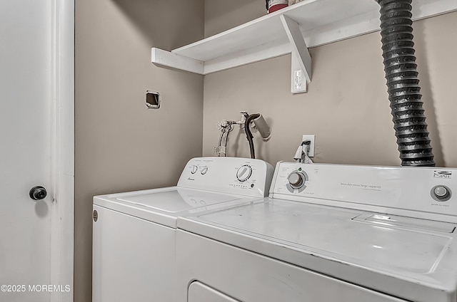 1106 Lilly Ln, Jackson, NJ 08527 - laundry area with washer and clothes dryer