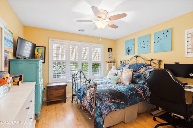 648 Point Ave, Brick, NJ 08724 - bedroom featuring light wood finished floors, ceiling fan, and a desk
