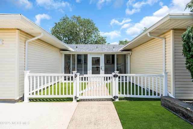 13 Canaries Ct, Toms River, NJ 08757 - property entrance featuring a gate and roof with shingles