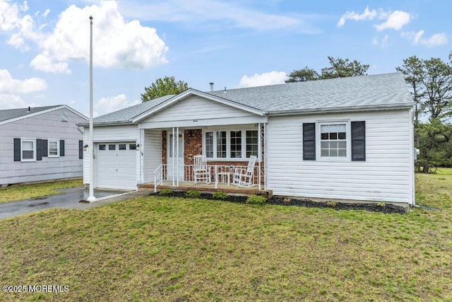 3 Shaw Ct, Toms River, NJ 08757 - single story home with covered porch, a garage, asphalt driveway, a front yard, and a shingled roof
