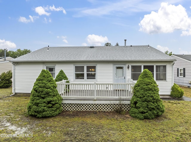 3 Shaw Ct, Toms River, NJ 08757 - rear view of property featuring a wooden deck, a shingled roof, and a lawn