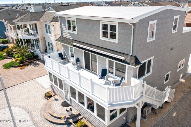 3 Newark Ave, Lavallette, NJ 08735 - back of property with a residential view