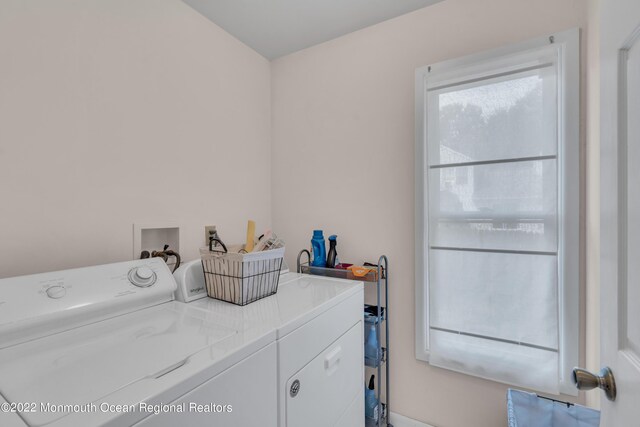 716 Hyson Rd, Jackson, NJ 08527 - laundry area with washing machine and clothes dryer