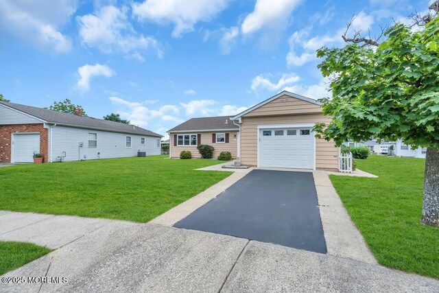 3 Andover Ct, Toms River, NJ 08757 - ranch-style house with driveway and a front yard