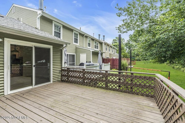 63 Oak Ln, Eatontown, NJ 07724 - deck with a yard