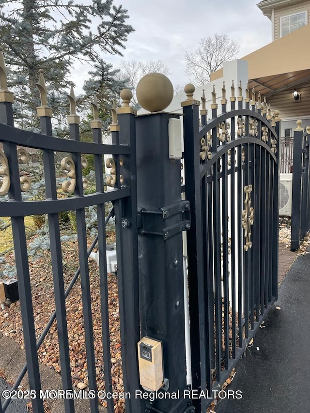6 Meadow Run Ct, Jackson, NJ 08527 - view of gate