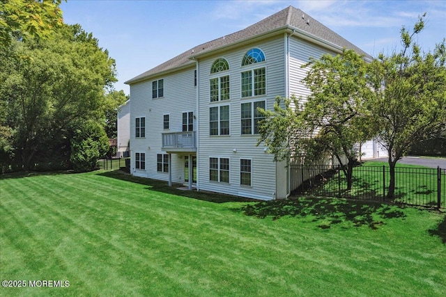 24 Rutledge Rd, Marlboro, NJ 07746 - back of house