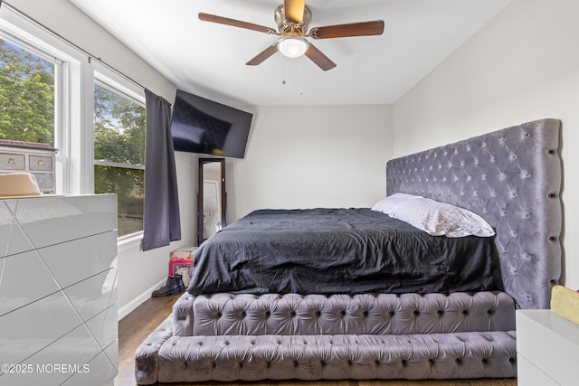 81 Lockwood Ave, Woodbridge, NJ 07095 - bedroom with wood finished floors and ceiling fan