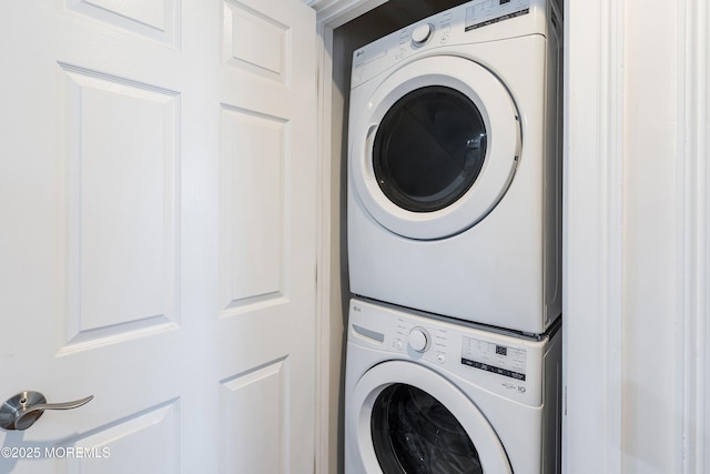 1810 Shore Blvd, Point Pleasant, NJ 08742 - laundry room featuring stacked washer and clothes dryer