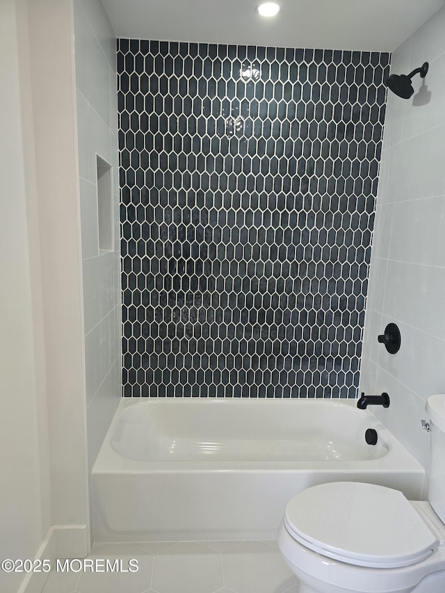 412 Ridge Ave, Neptune Township, NJ 07753 - full bathroom featuring toilet and tub / shower combination