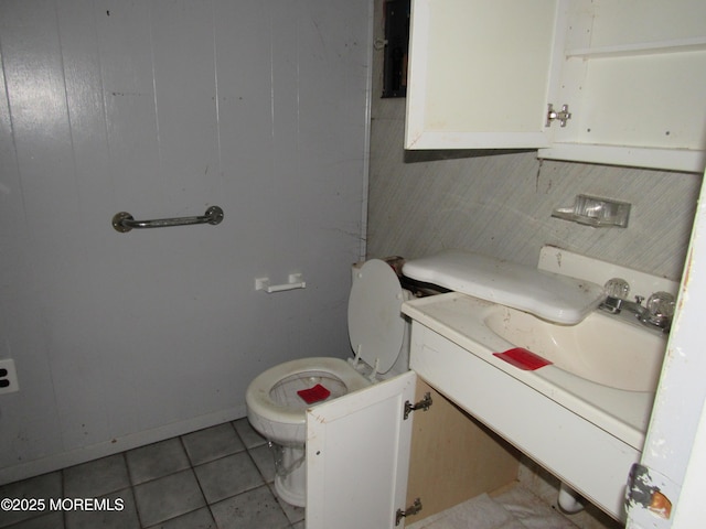 752 Hulses Corner Rd, Howell, NJ 07731 - half bath with tile patterned flooring and vanity