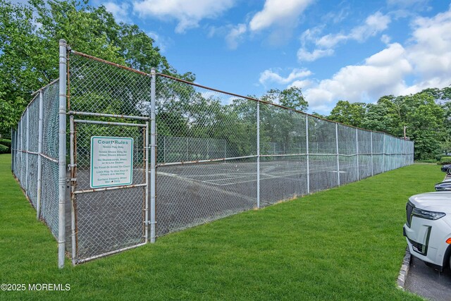 193 Sierra Ct, Woodbridge, NJ 07095 - view of tennis court