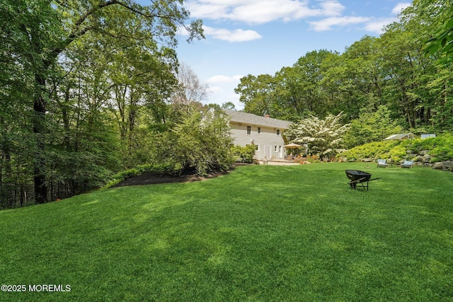 11 Delwood Rd, Chester Twp, NJ 07930 - view of green lawn
