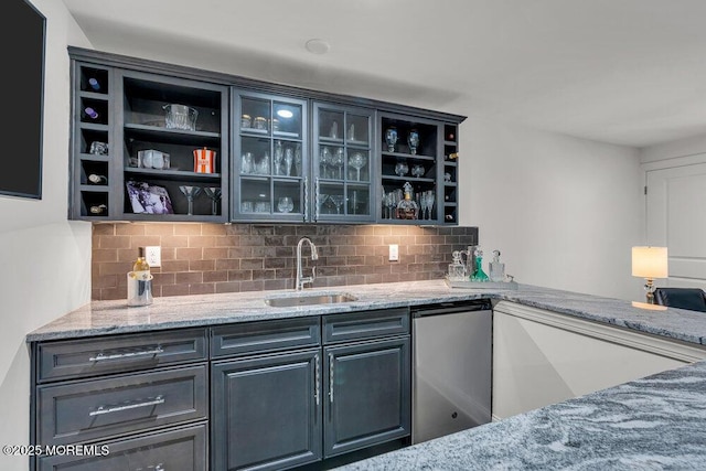 2 Foulks Ter, Lincroft, NJ 07738 - indoor wet bar with backsplash and fridge