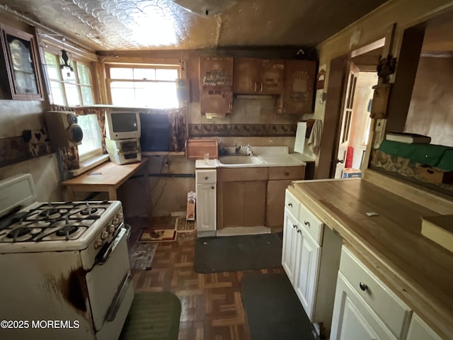 5 Porter Rd, Howell, NJ 07731 - kitchen with gas range gas stove and wooden counters
