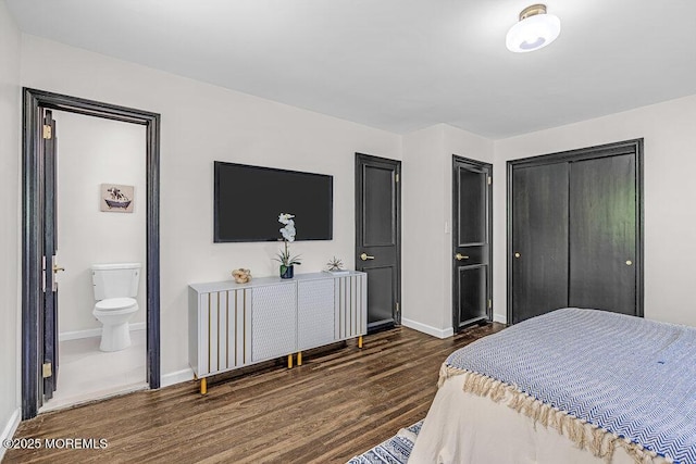 1528 Stuyvesant Ave, Ewing, NJ 08618 - bedroom featuring dark wood finished floors, ensuite bath, and a closet