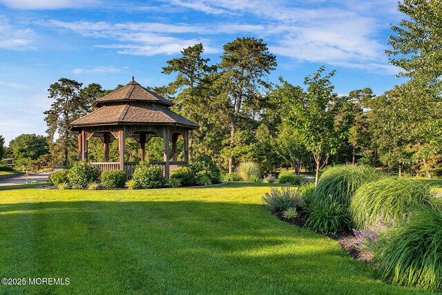 29 Goldenedge Way, Lakewood, NJ 08701 - view of home's community with a gazebo and a yard