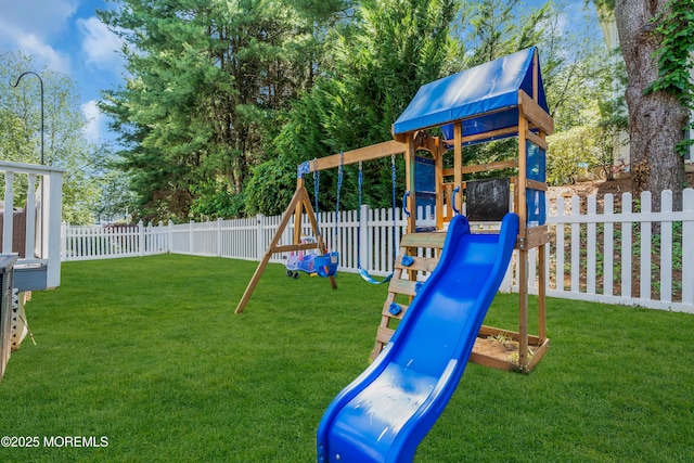 4 Queens Pass, Colts Neck, NJ 07722 - view of play area with a fenced backyard
