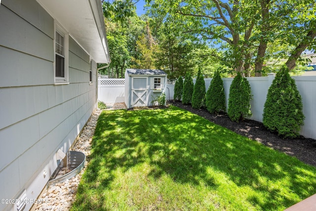 2120 Frances Dr, Point Pleasant, NJ 08742 - fenced backyard featuring a storage shed