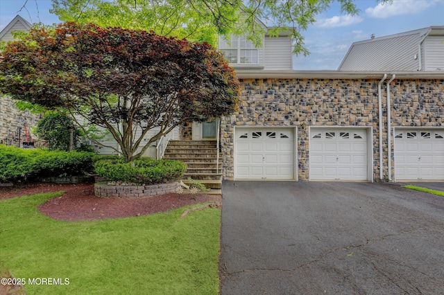 33 Hummingbird Ct, Marlboro, NJ 07746 - photo 2