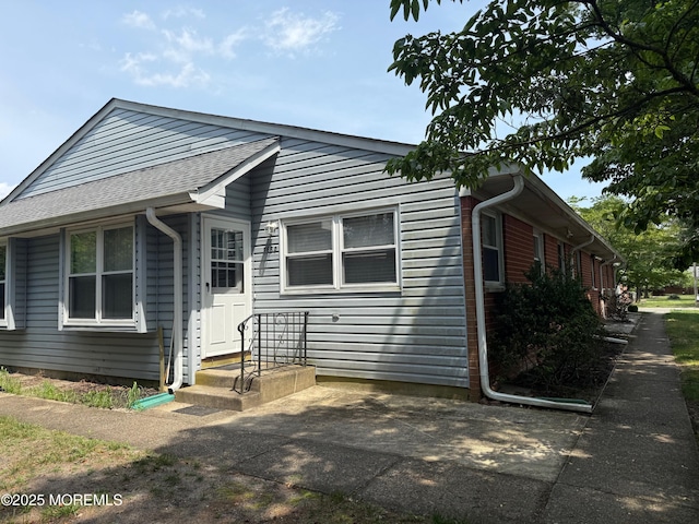 768D Hudson Pkwy, Whiting, NJ 08759 - bungalow-style house with a shingled roof