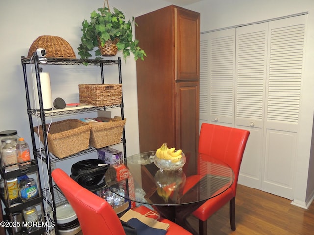 455A Chesterfield Ct, Manchester, NJ 08759 - dining area with wood finished floors
