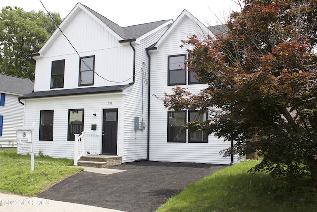 131 3rd St, Keyport, NJ 07735 - view of front of property featuring a shingled roof