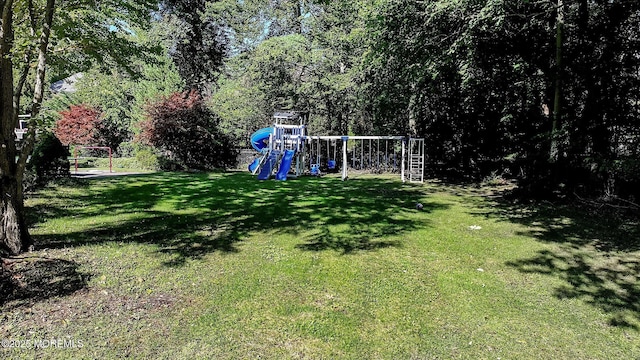 26 Bruns Rd, Allenhurst, NJ 07711 - view of grassy yard