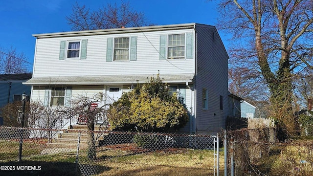35 Sunset St, Keansburg, NJ 07734 - traditional-style house featuring a fenced front yard