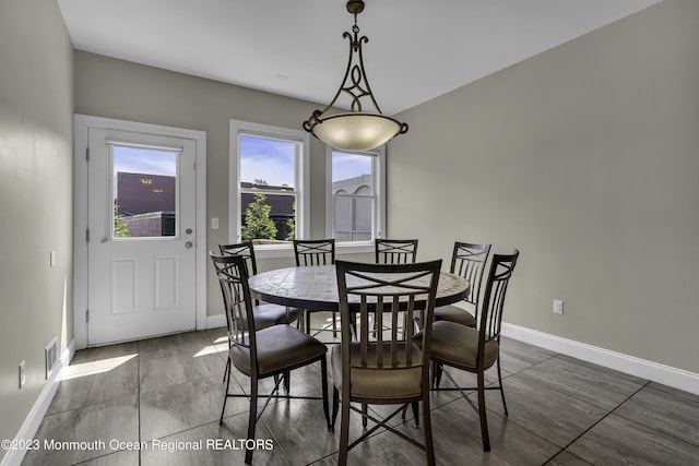 7 Regal Ct, Lakewood, NJ 08701 - dining area with baseboards