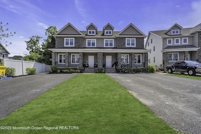 7 Regal Ct, Lakewood, NJ 08701 - multi unit property with covered porch and asphalt driveway