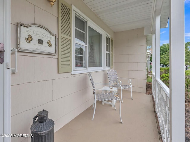136 Georgetown Rd, Toms River, NJ 08757 - view of covered porch
