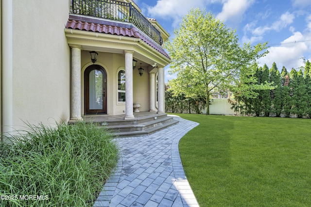 5 Champlain Ct, Lakewood, NJ 08701 - property entrance featuring stucco siding, a tile roof, and a balcony