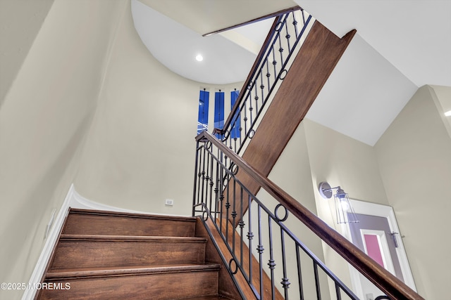 5 Champlain Ct, Lakewood, NJ 08701