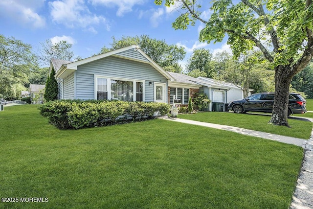 58 Hedge Dr, Lakewood, NJ 08701 - ranch-style home with a front lawn