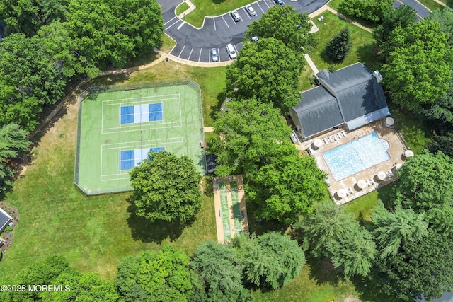 33 Honeysuckle Ln Unit 194, Red Bank, NJ 07701 - bird's eye view of a pool