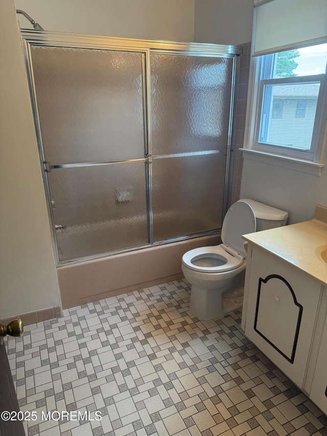 280 Mckinley Ave, Edison, NJ 08820 - full bath featuring vanity and bath / shower combo with glass door